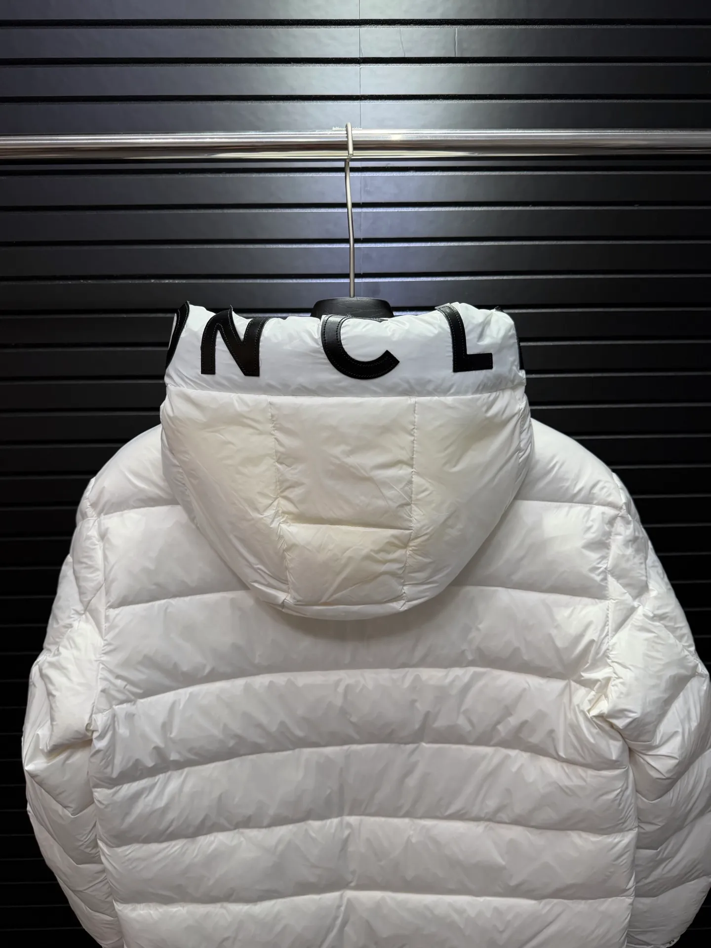 moncler Moner✖Salzman️ ， Salzman ， 。 Longue Saison ， ， 。 Moner 、 。 Longue Saison Moner ， Moner ， 。 ：100% ； ：100% ； ：80% ，10% ；1 ：100% ：Black White Sizes:12345